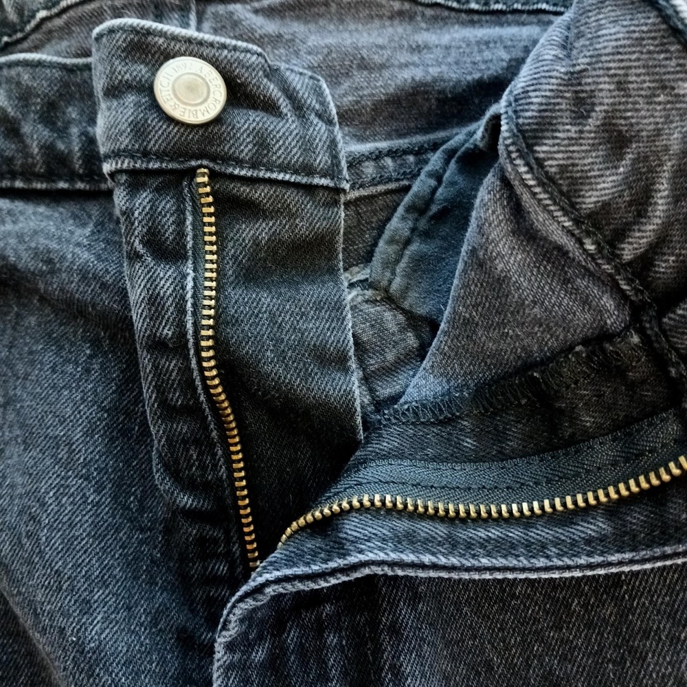 Abercrombie & Fitch Jeans Womens 16 Black 90s Straight Ultra High‎ Rise Ripped - Picture 6 of 10
